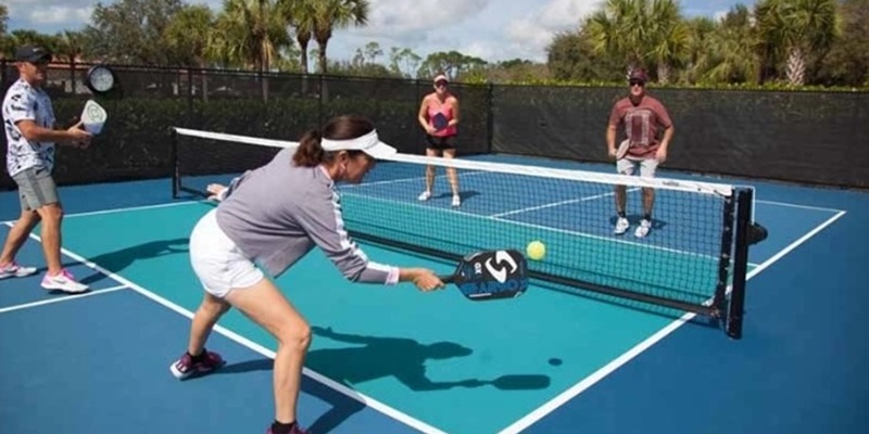 PICKLEBALL LÀ GÌ? PICKLEBALL NỮ MẶC ĐỒ GÂY TRANH CÃI